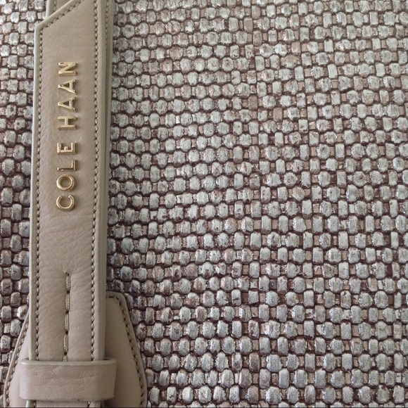 COPY - Cole Haan Bethany Weave Medium Tote 👜❤️FIRM - Picture 5 of 8